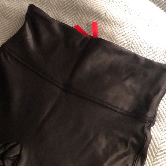 Spanx Faux Leather leggings - Picture 3 of 9